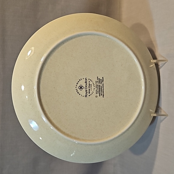 NWOT Royal Doulton Wild Cherry 1038 Five Piece Place Setting Lambethware - Picture 5 of 15